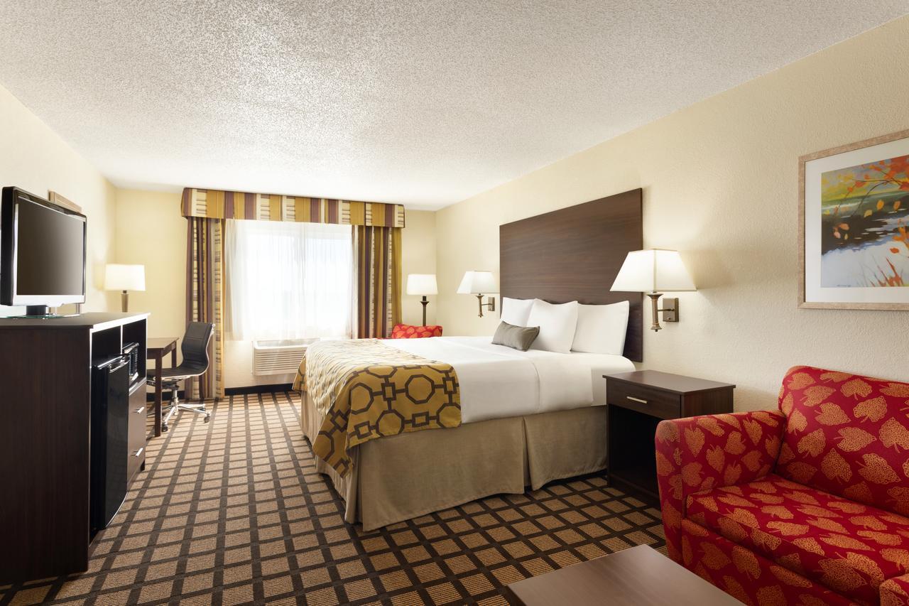 Hotel Baymont By Wyndham Salina Exterior foto