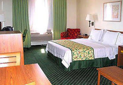 Hotel Baymont By Wyndham Salina Exterior foto